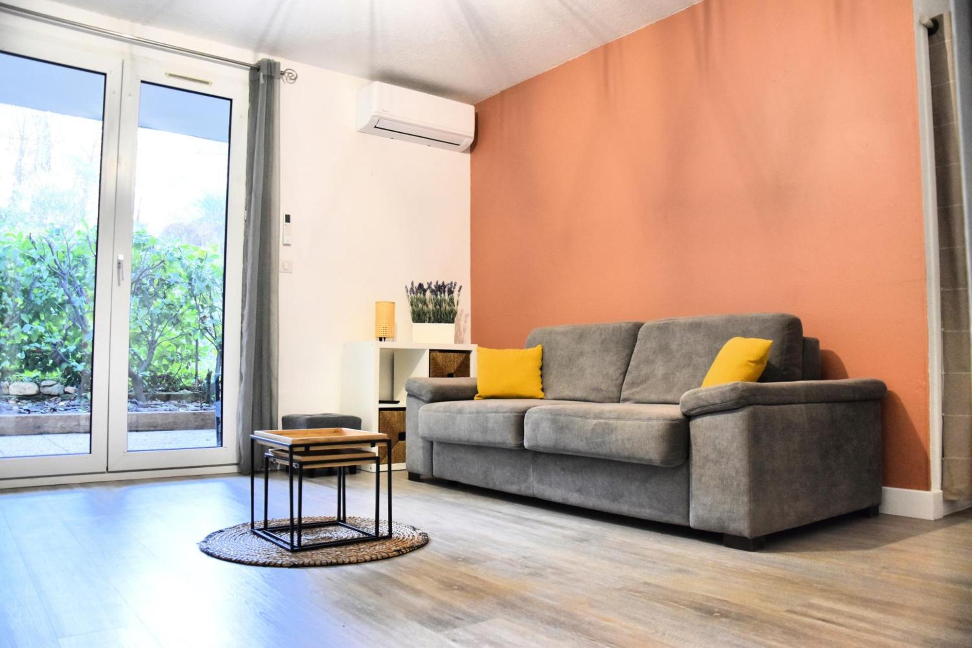 Elegant Les Bains Apartment